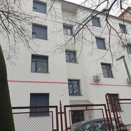 Rose Apartment Pécs Esterno foto